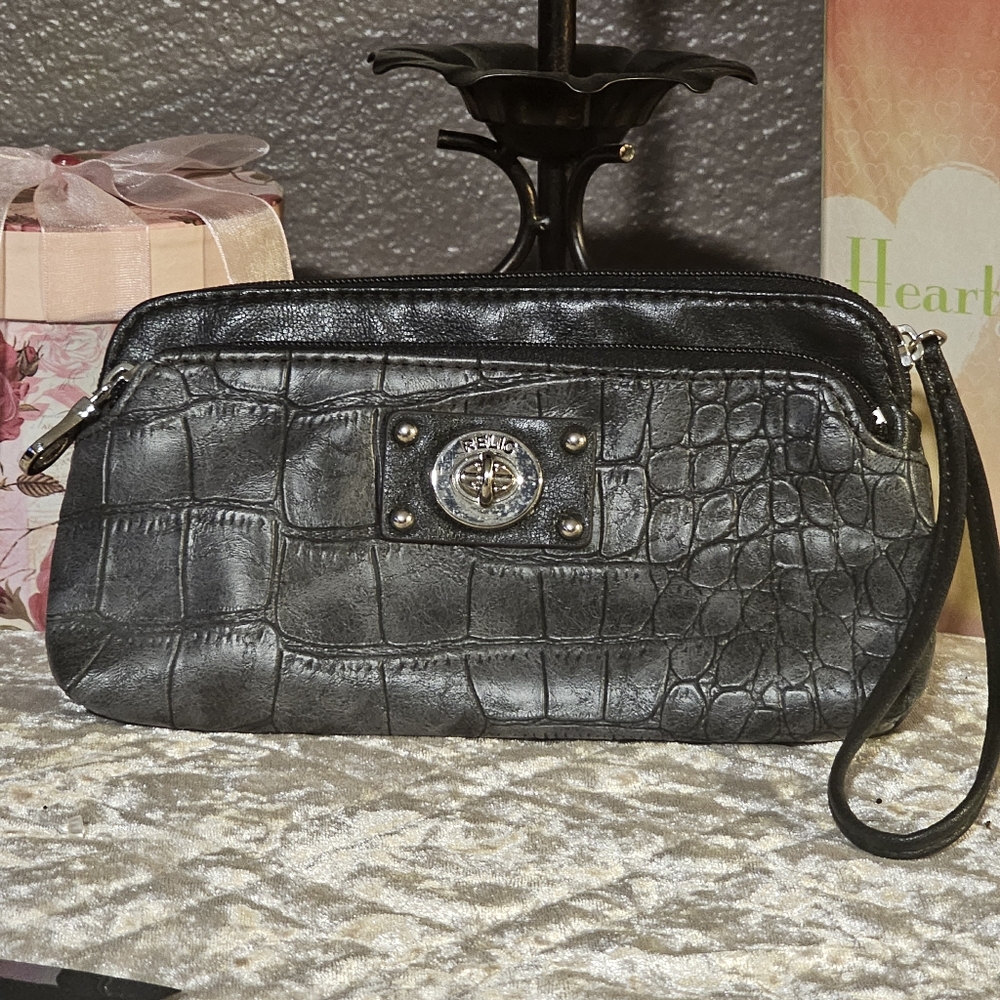 Relic Dark Grey Crocodile pattern Wallet/Wristlet NWOT